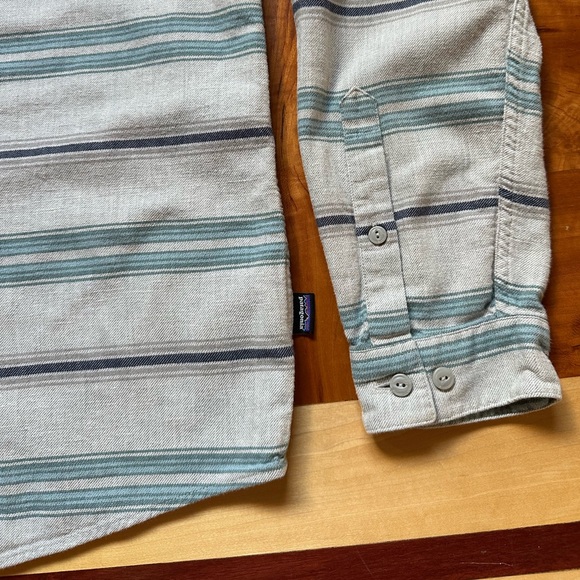 Patagonia Fjord flannel long sleeve button up organic cotton lightweight shirt - Picture 2 of 9